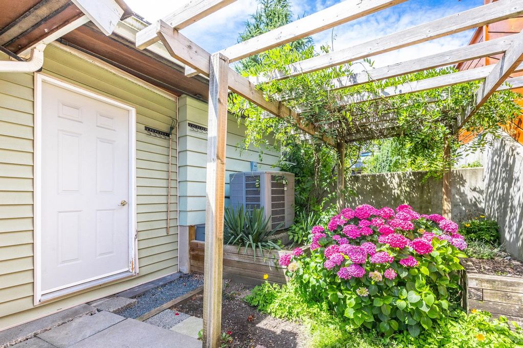 listing image 1103816096782109315