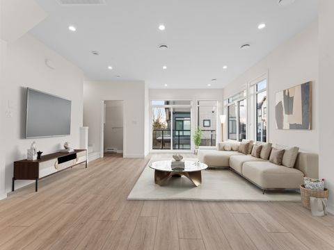 4337 Boundary Road 27 Richmond BC V6V 1S8