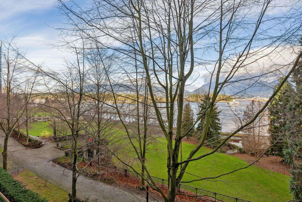 listing image 1104451759652333080