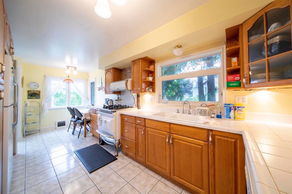 listing image 1104638170173832212