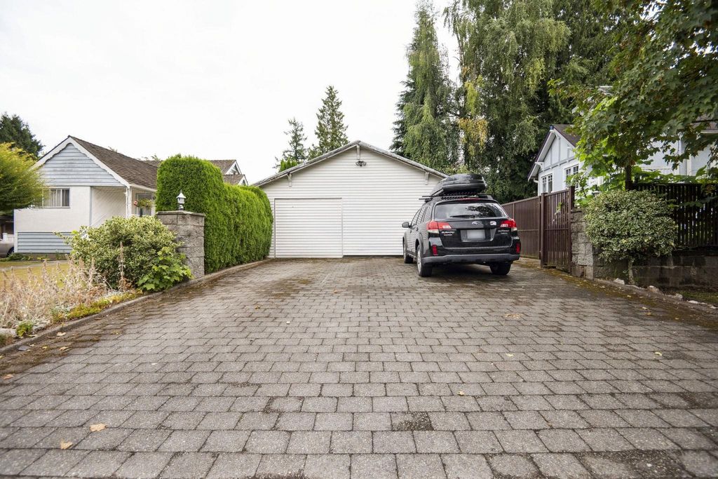 listing image 1105449065634291378