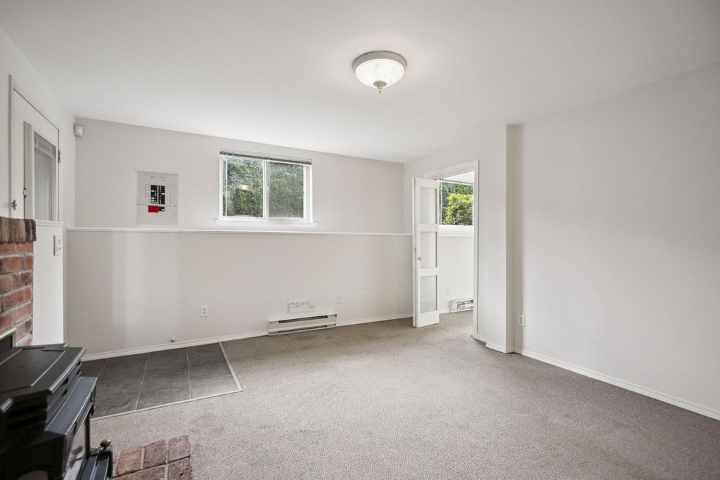 listing image 1102780747107492383