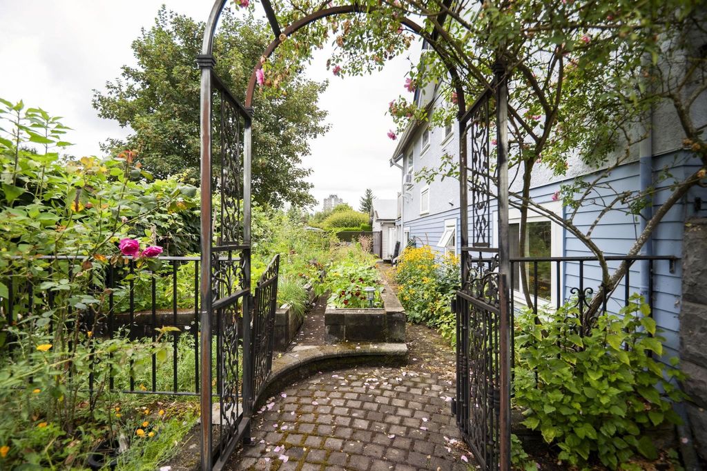 listing image 1109710370822635389