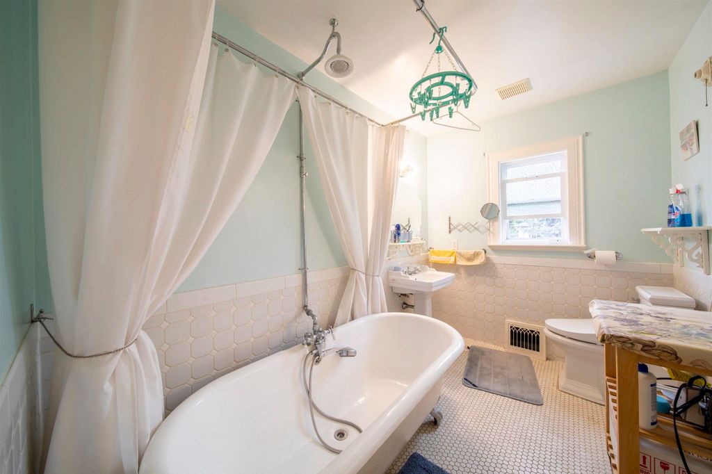 listing image 1104684291234560950