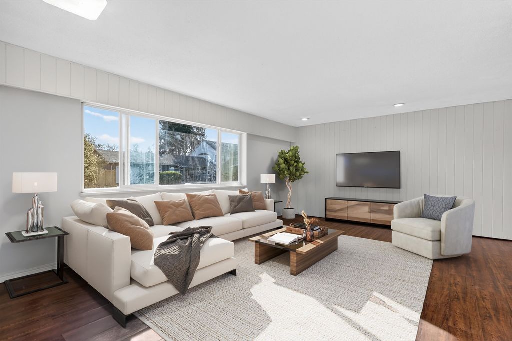 Photo of 20409 122 Avenue, Maple Ridge, BC V2X 3W2 (MLS # R3113999)