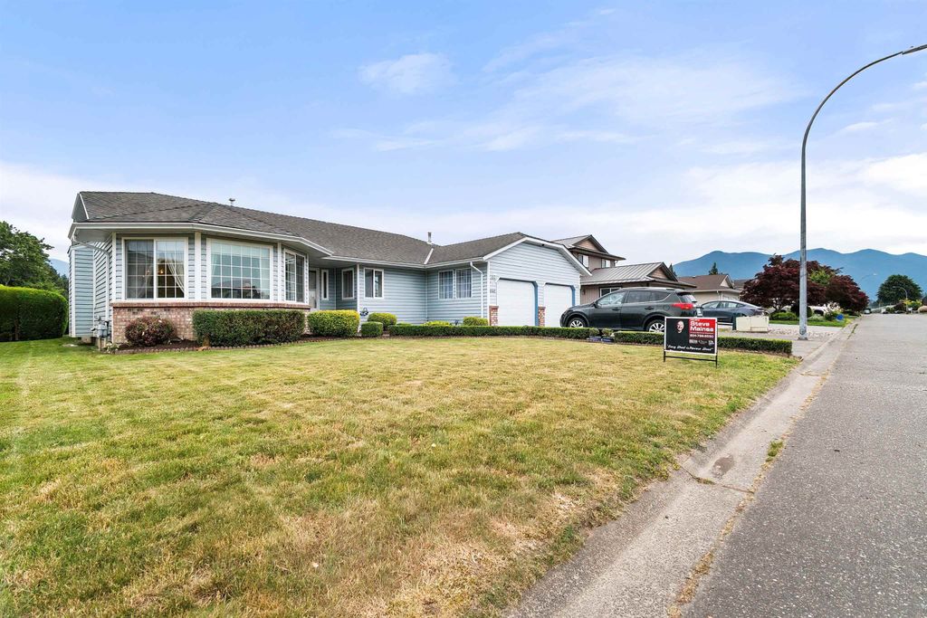 Photo of 6942 Coach Lamp Drive, Chilliwack, BC V2R 2X6 (MLS # R3131605)