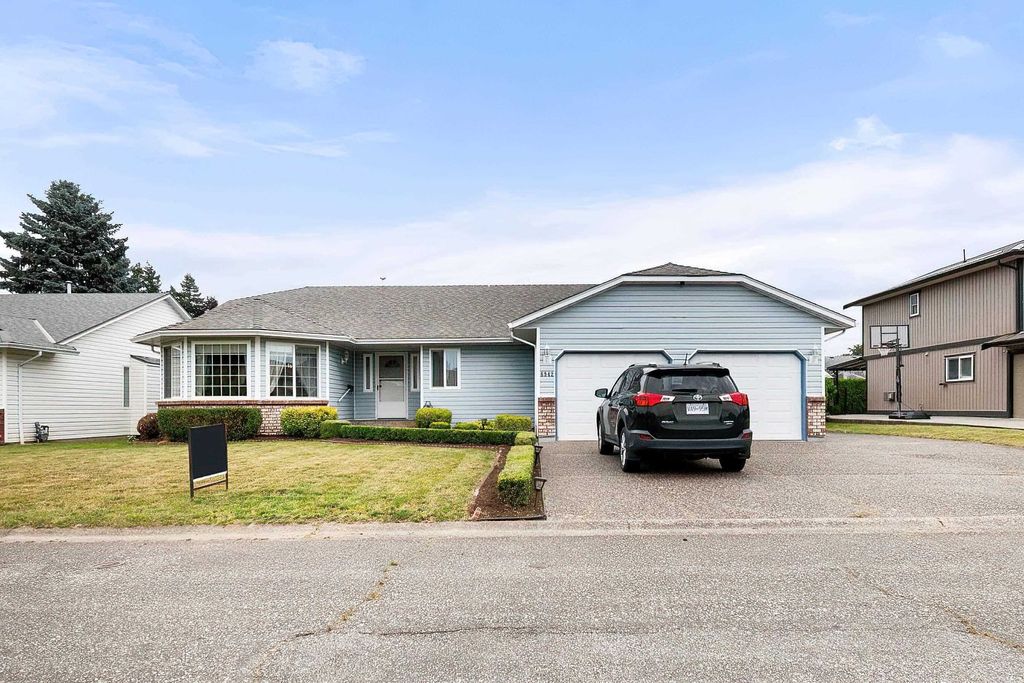 Photo of 6942 Coach Lamp Drive, Chilliwack, BC V2R 2X6 (MLS # R3131605)