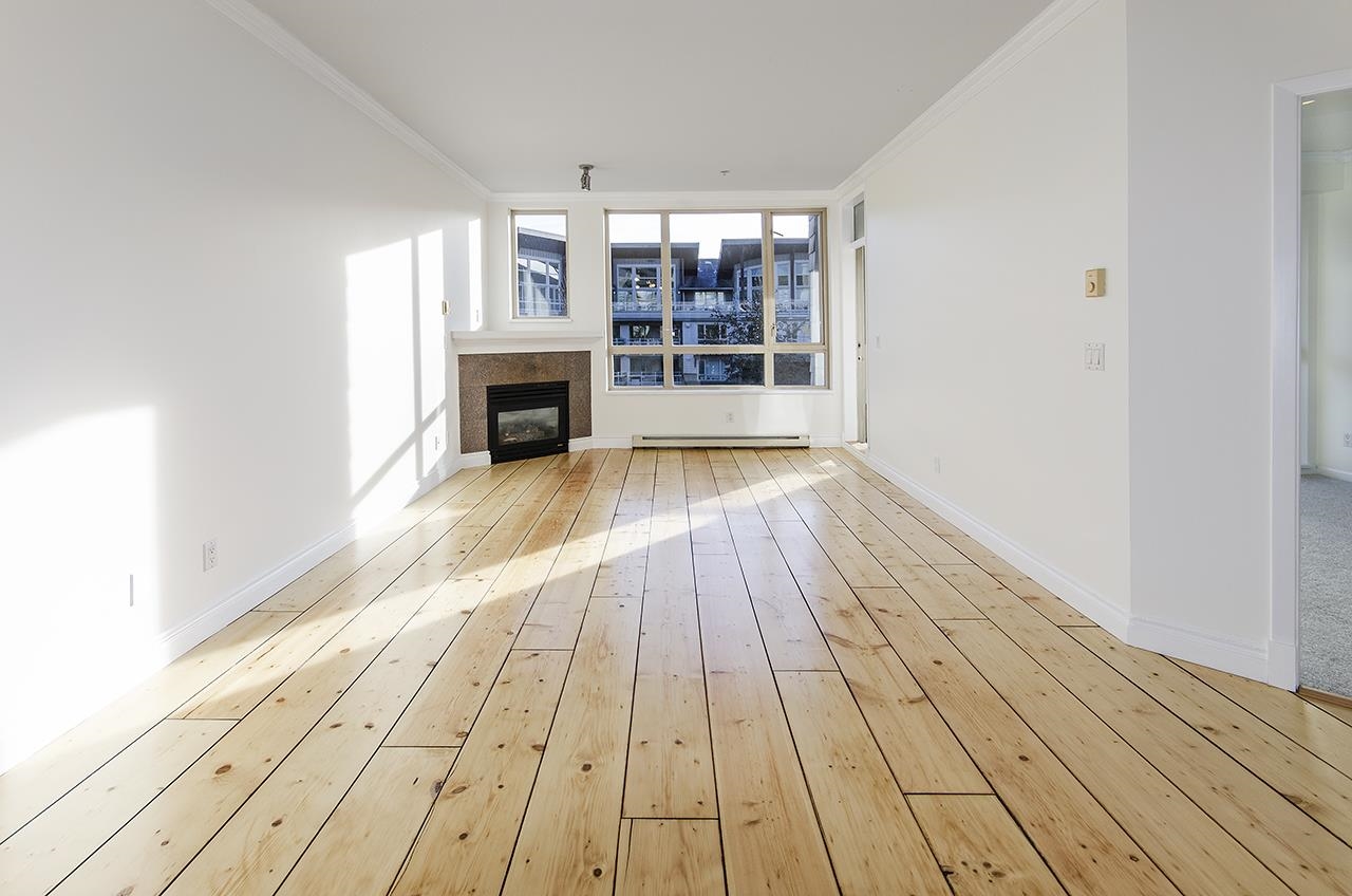 580 Raven Woods Drive 317