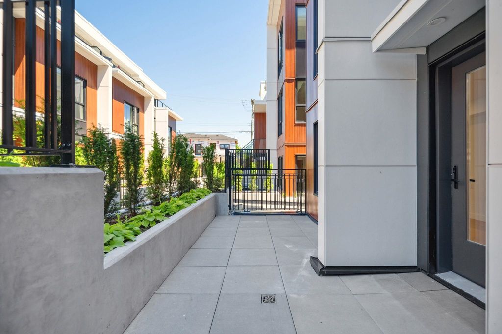 listing image 1106688786863135407