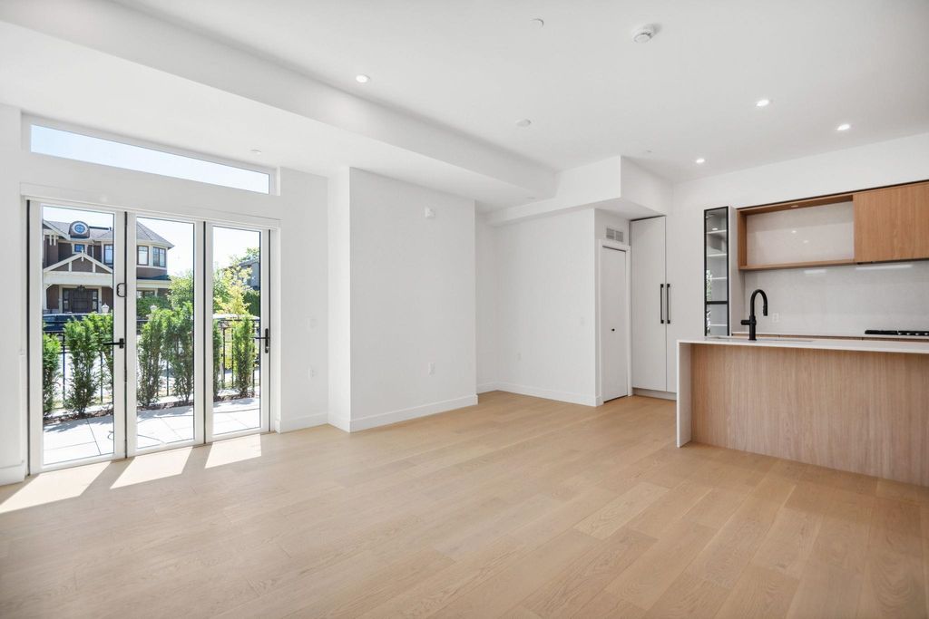 listing image 1105436112430072352