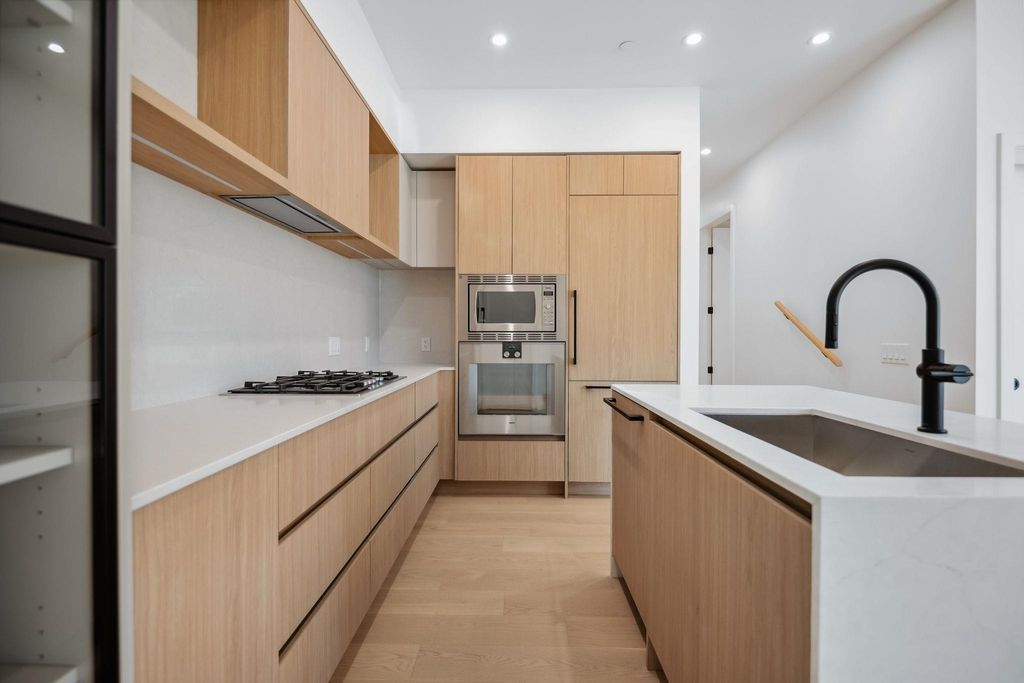 listing image 1108421834560576474
