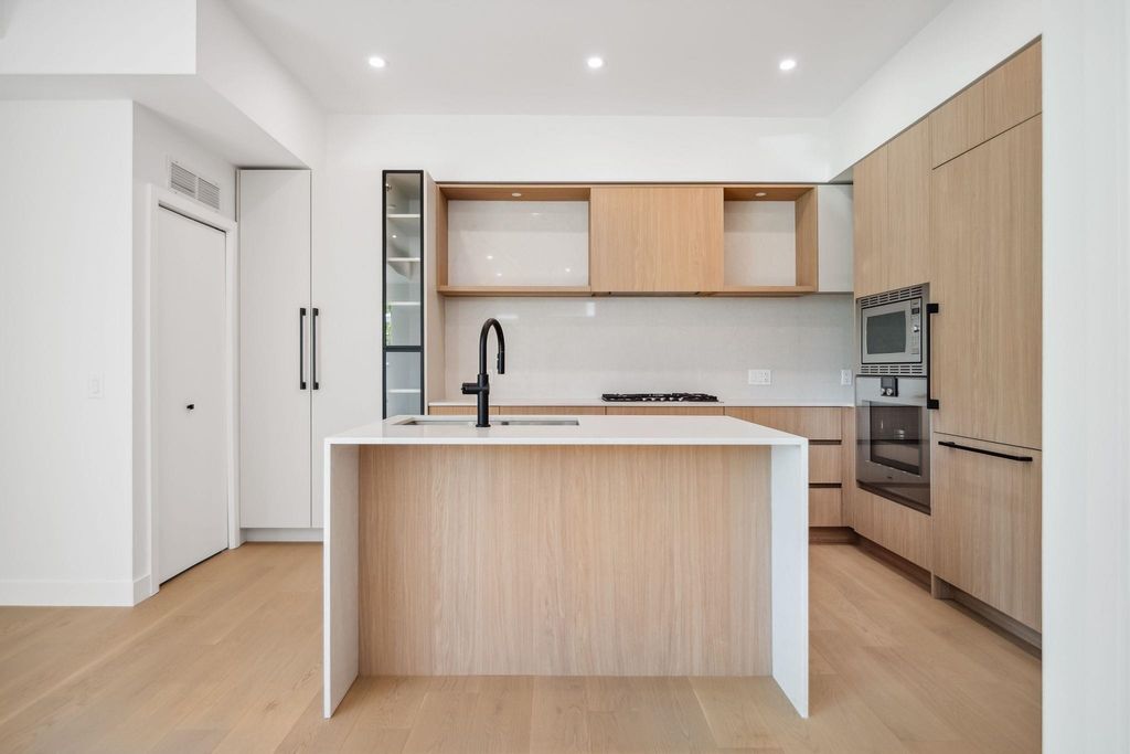listing image 1106244474413327253