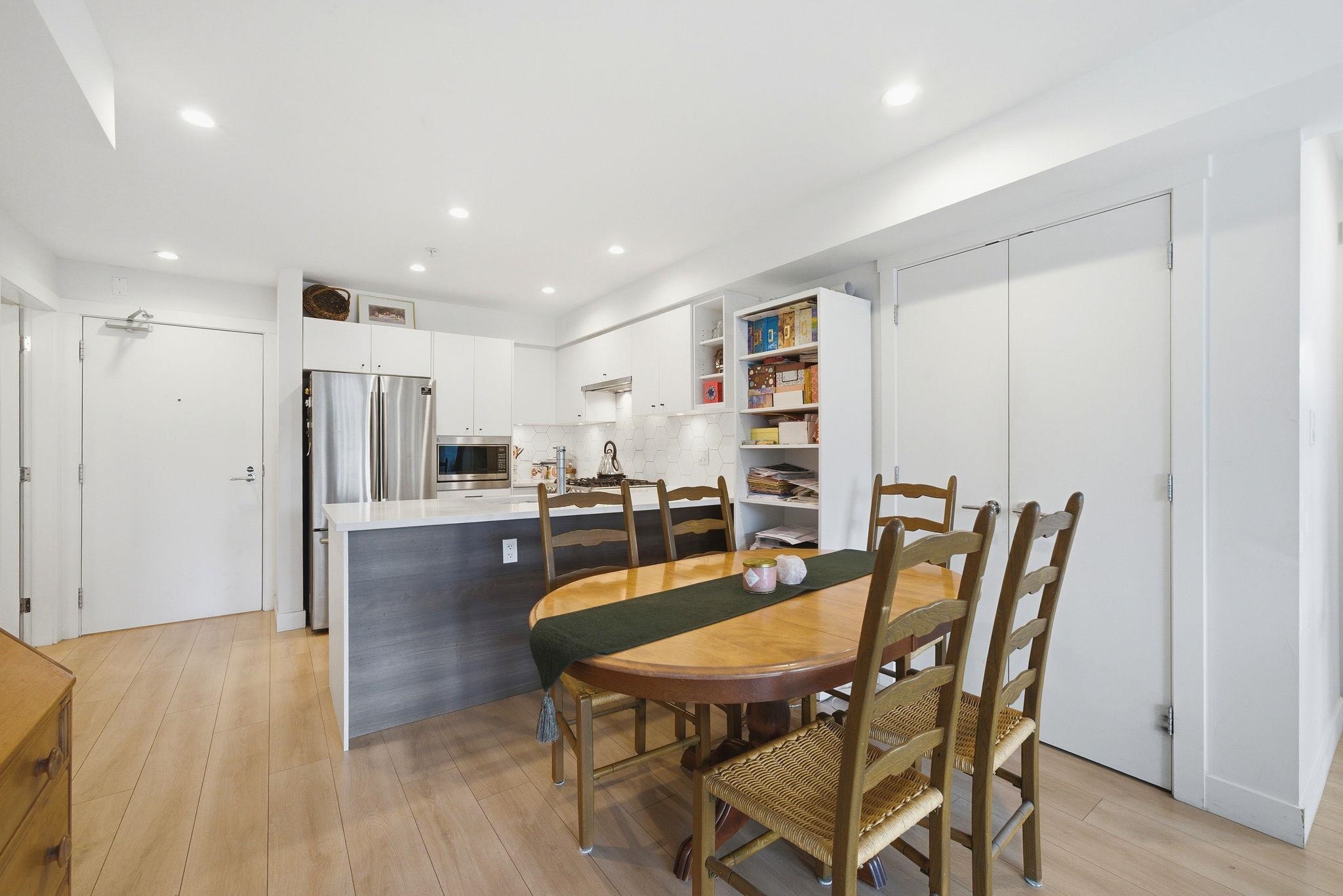 1519 Crown Street 204