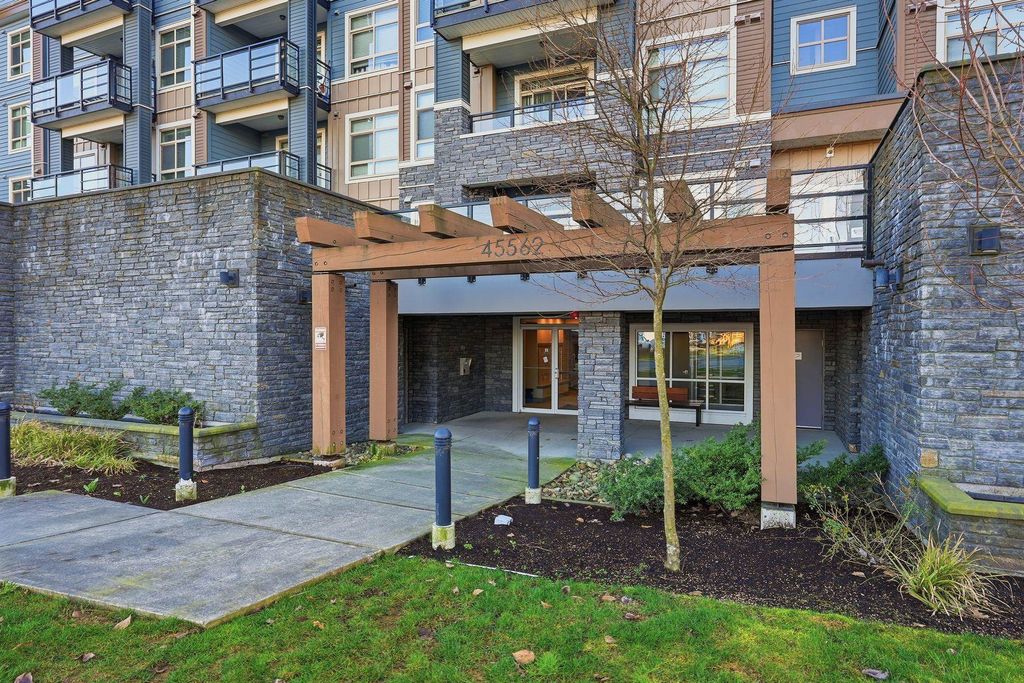Photo of 45562 Airport Road #301, Chilliwack, BC V2P 0J8 (MLS # R3099694)