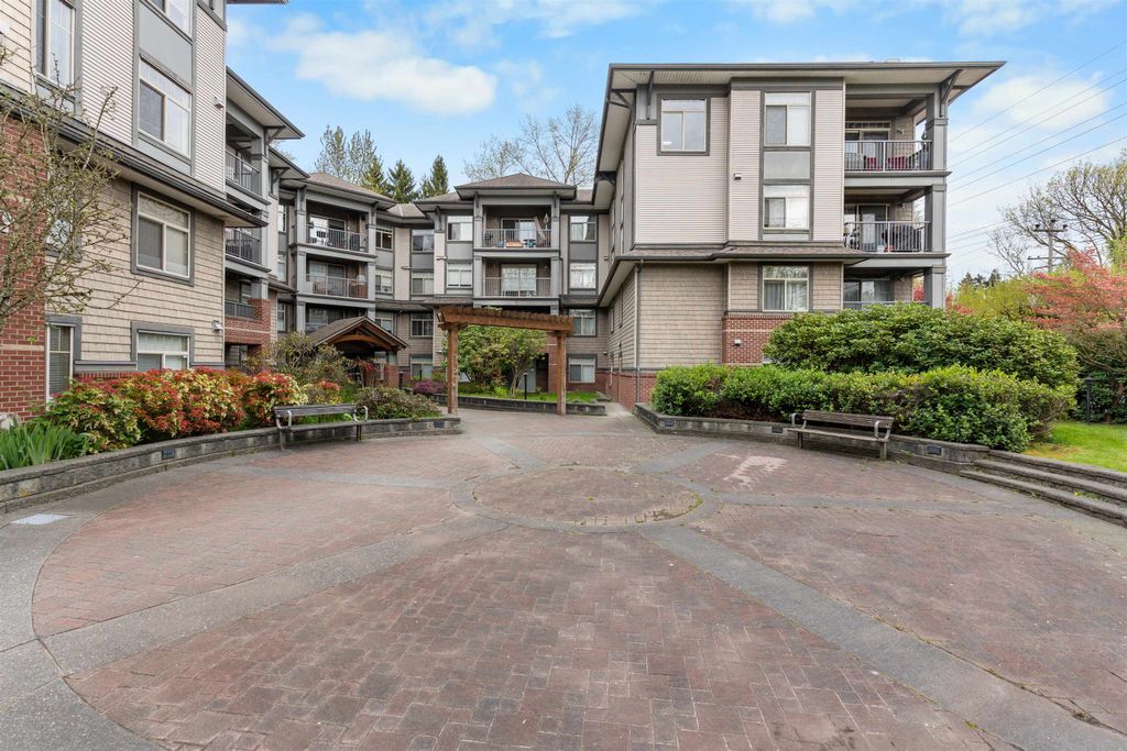 Photo of 12020 207a Street #304, Maple Ridge, BC V2X 8V2 (MLS # R3114882)