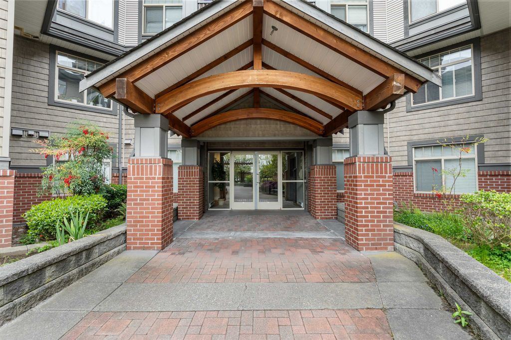 Photo of 12020 207a Street #304, Maple Ridge, BC V2X 8V2 (MLS # R3114882)