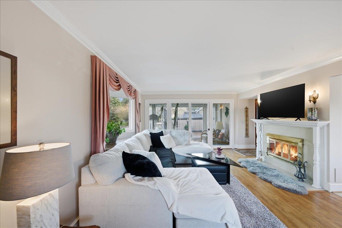 488 Glenbrook Street