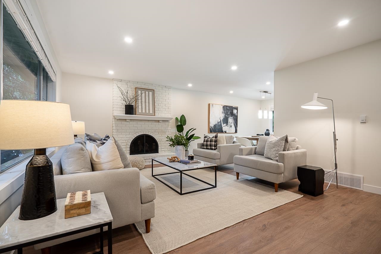 2266 Swinburne Avenue