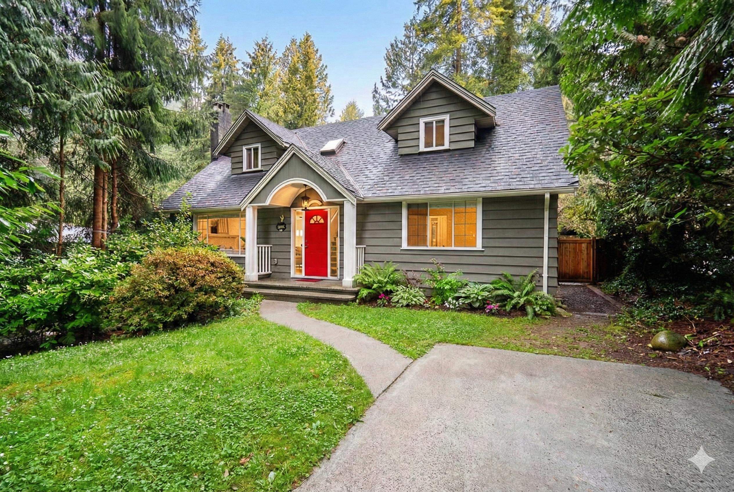 2266 Swinburne Avenue