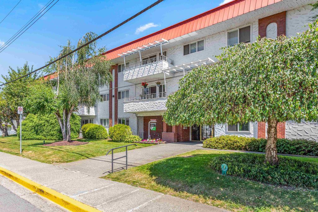 Photo of 12096 222 Street #107, Maple Ridge, BC V2X 5W1 (MLS # R3108163)