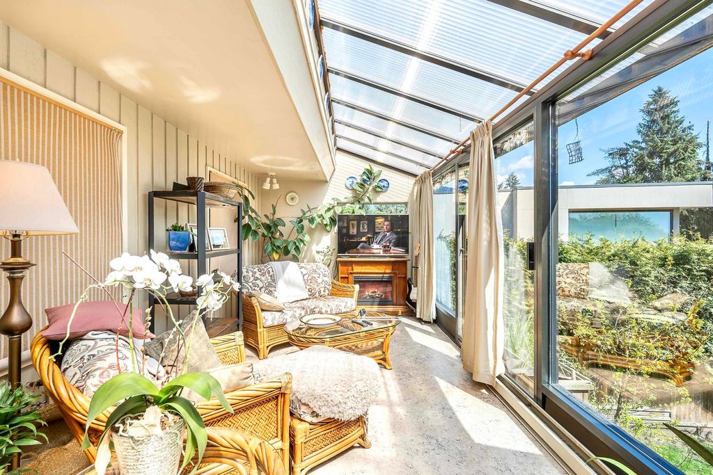 listing image 1104780258321403020