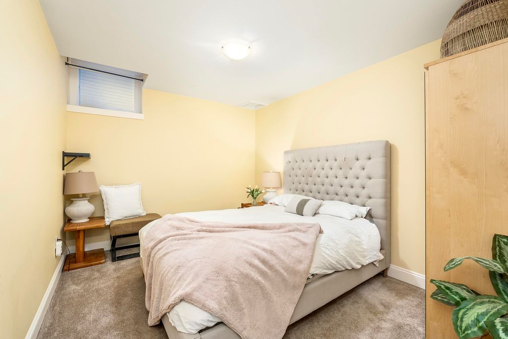 listing image 1102274712688262656