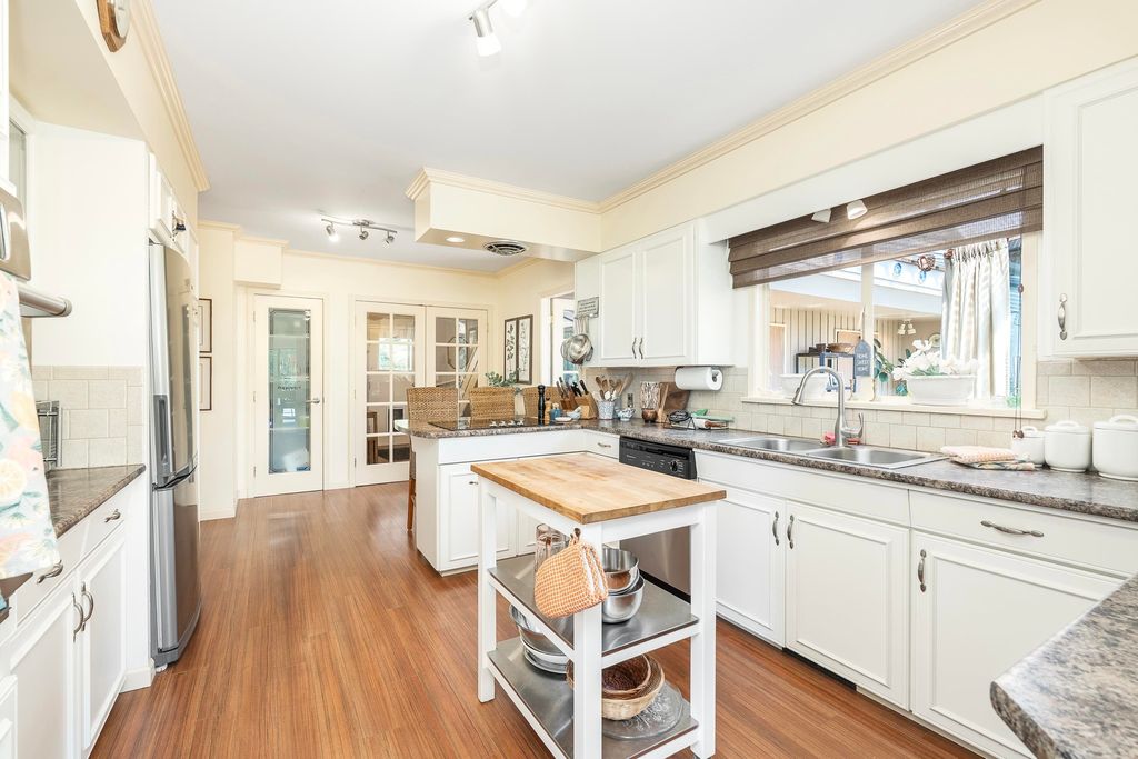 listing image 1108359522727905923