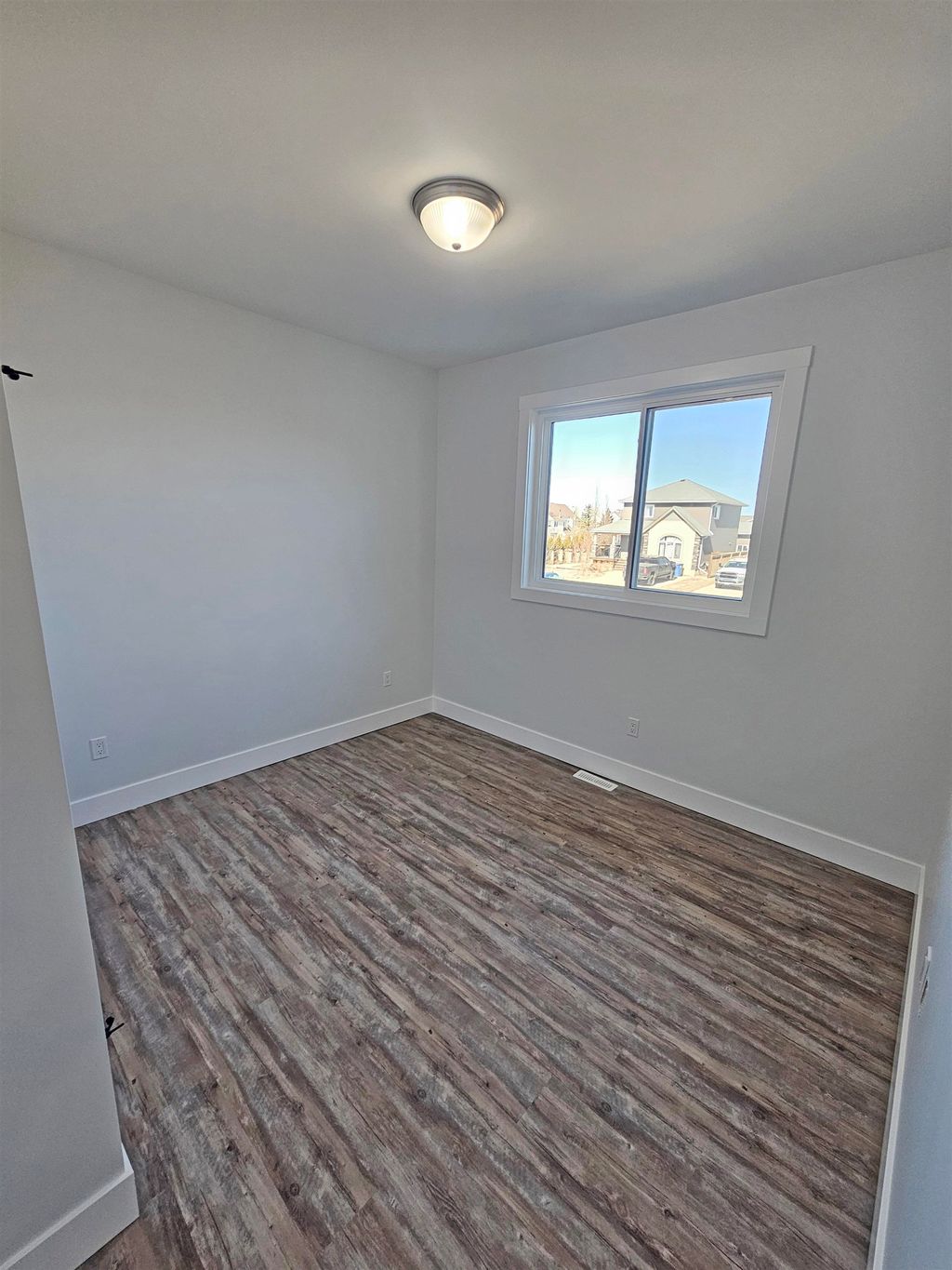 listing image 1103138478842130811