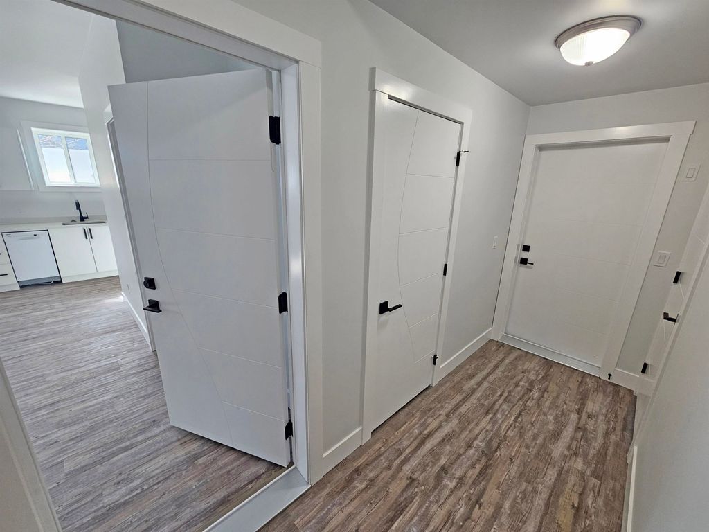 listing image 1103072304066390558
