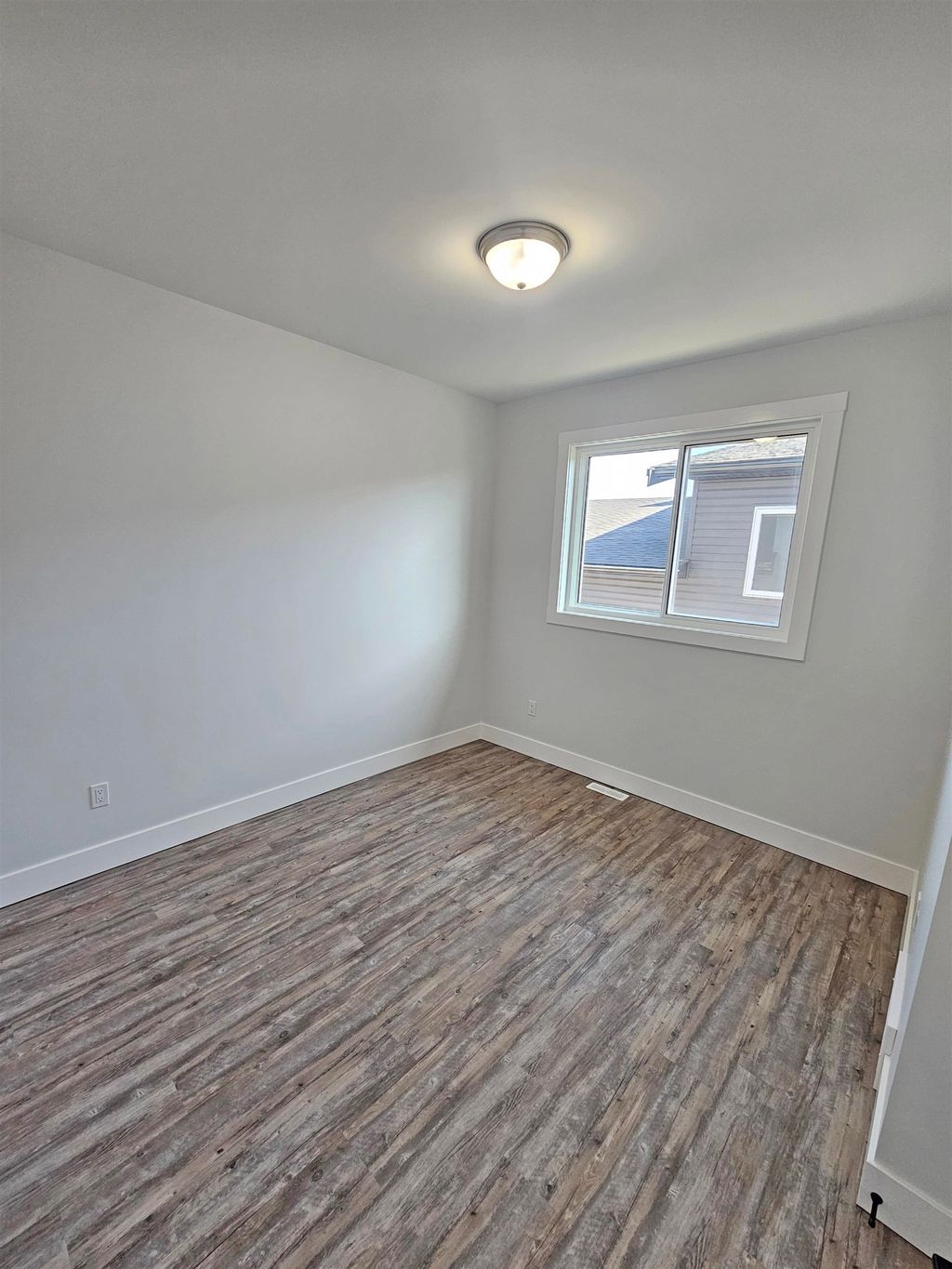 listing image 1101755729474941902