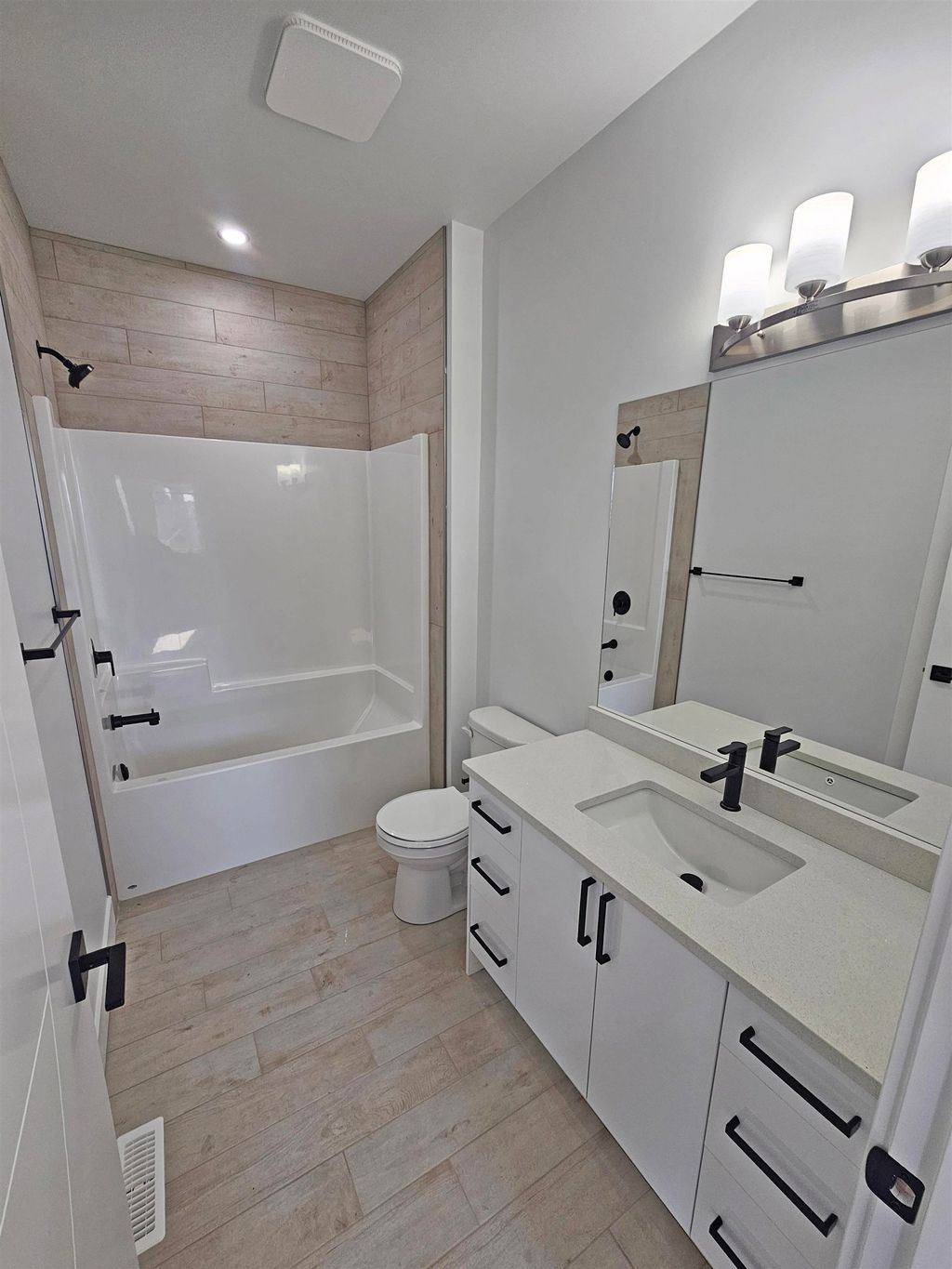listing image 1101196242745647733