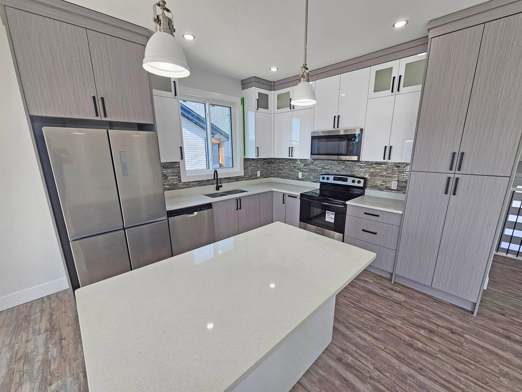 listing image 1108540401144390211