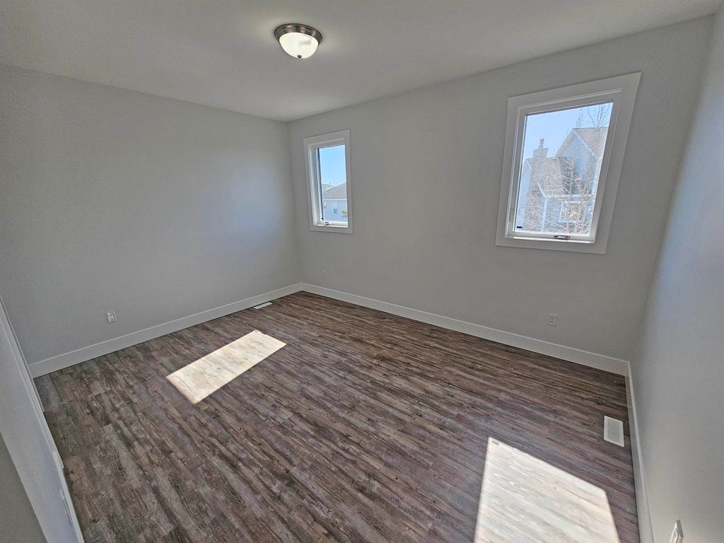 listing image 1104077945793910061