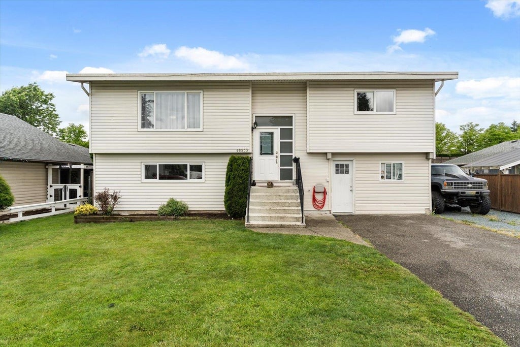 Photo of 46533 Darlene Avenue, Chilliwack, BC V2P 6W9 (MLS # R3134458)