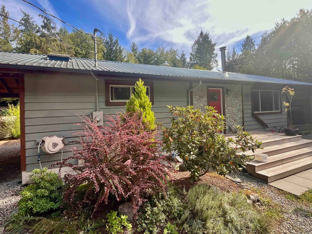 4540 MERRILL ROAD, MADEIRA PARK, BC V0N 2H1 - Image 3067967078.jpeg?d=l