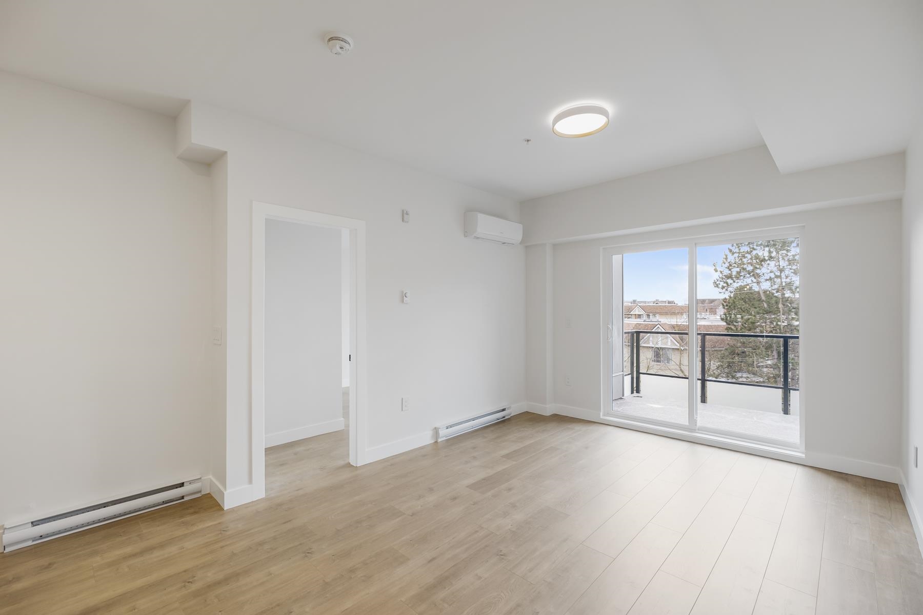 15353 17 Avenue 407