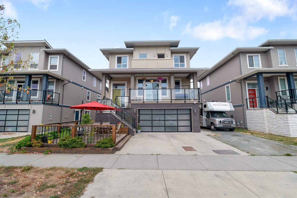 Photo of 45582 Meadowbrook Drive, Chilliwack, BC V2P 0G6 (MLS # R3158435)