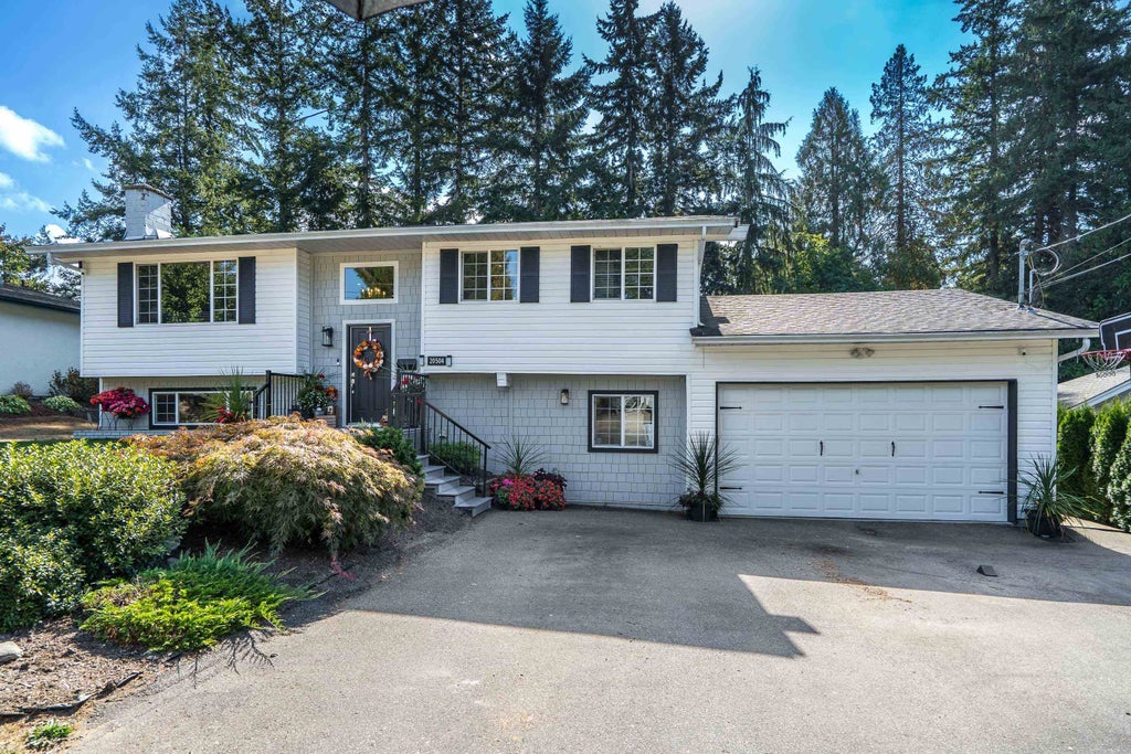 Photo of 20504 43 Avenue, Langley, BC V3A 3C2 (MLS # R3168410)