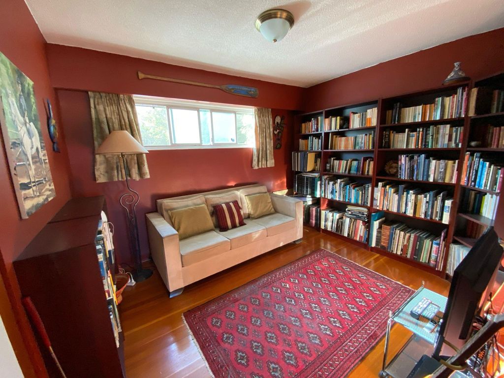 listing image 1102789141737072559