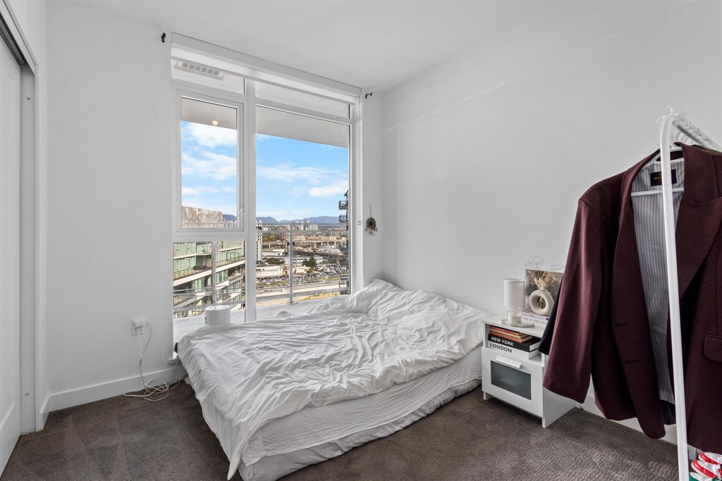 listing image 1100146727437849157