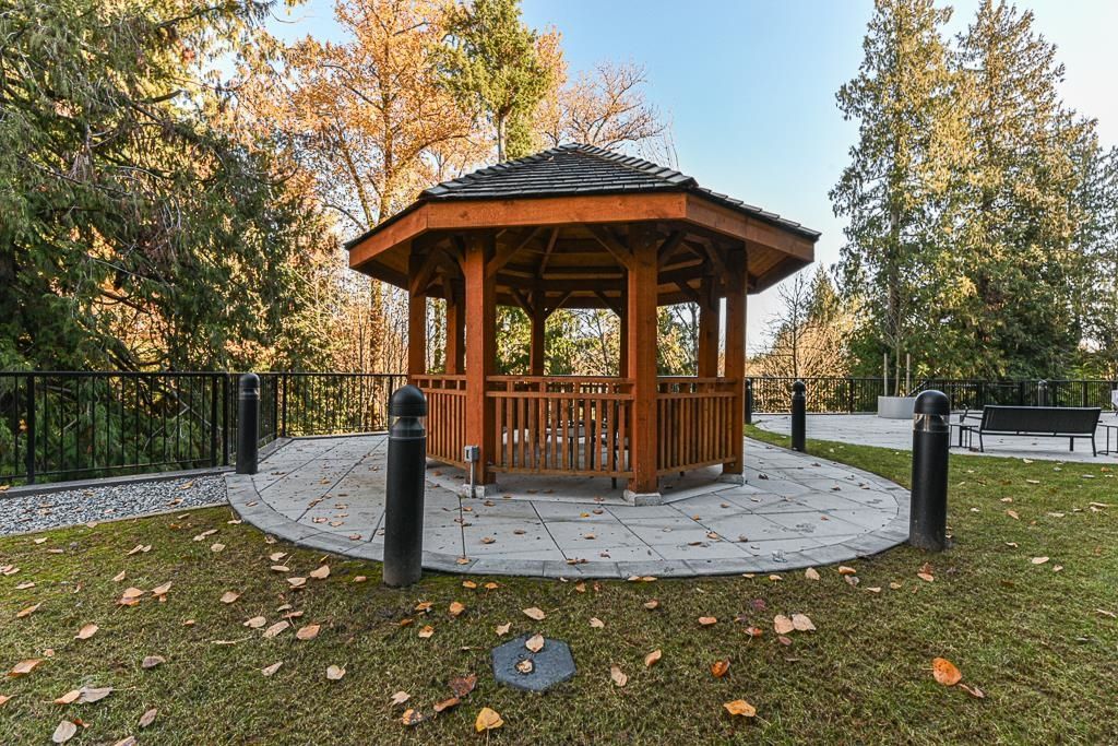 listing image 1104784294382674387