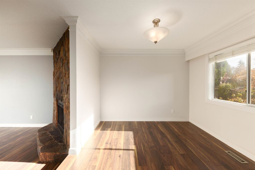 listing image 1105545732022711923