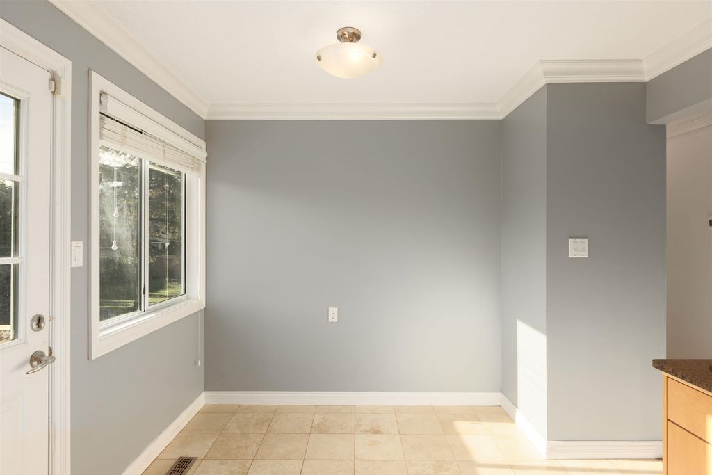 listing image 1108619832384356738