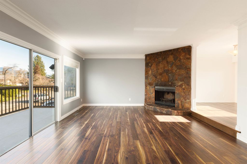 listing image 1106920644065979229