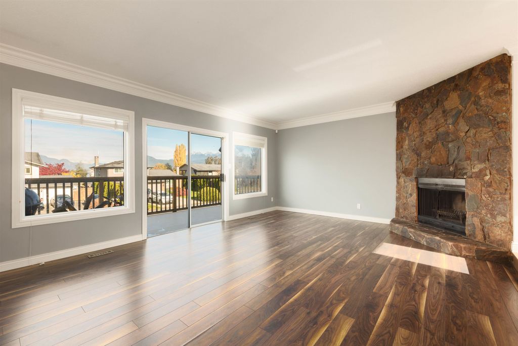 listing image 1109685631147742815