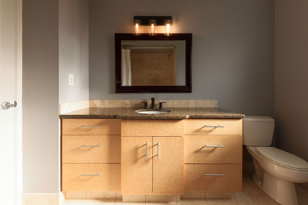 listing image 1102940648790786227