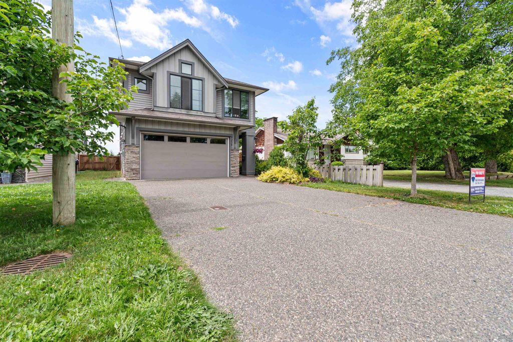 Photo of 9239 Mcnaught Road, Chilliwack, BC V2P 6E7 (MLS # R3135239)