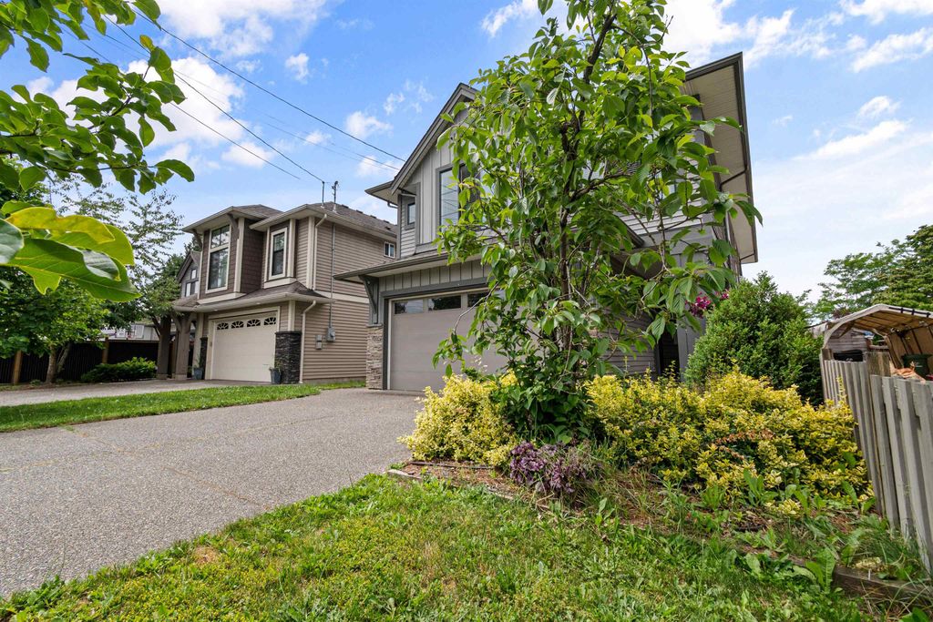 Photo of 9239 Mcnaught Road, Chilliwack, BC V2P 6E7 (MLS # R3135239)