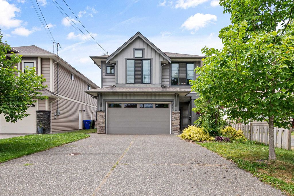 Photo of 9239 Mcnaught Road, Chilliwack, BC V2P 6E7 (MLS # R3135239)