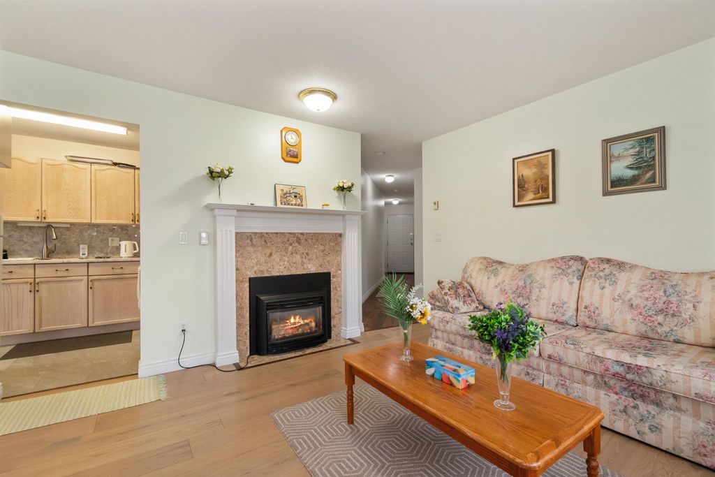 Photo of 46000 First Avenue #204, Chilliwack, BC V2P 1W1 (MLS # R3107546)